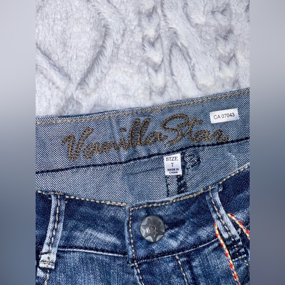 Vanilla Star Denim Shorts with UK Flag Sequin Design - Picture 3 of 4